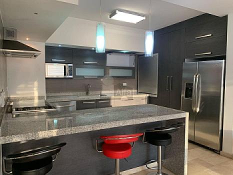 Departamento EN VENTA en colonia Jardín, a una cuadra de Av. Carranza