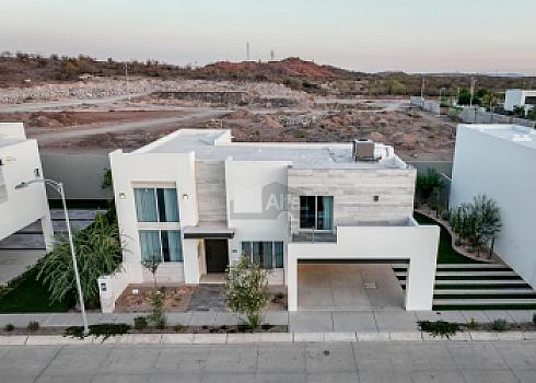 Casa en venta modelo Treviana en La Coruña, Sección Riazor, Hermosillo, Sonora.