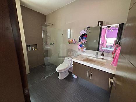 Casa Equipada en Venta en Exclusivo Residencial Punta Tiburón