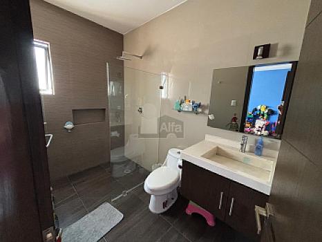 Casa Equipada en Venta en Exclusivo Residencial Punta Tiburón