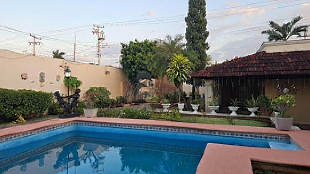 Casa en venta en esquina en Chichi Suárez, Mérida, Yucatán