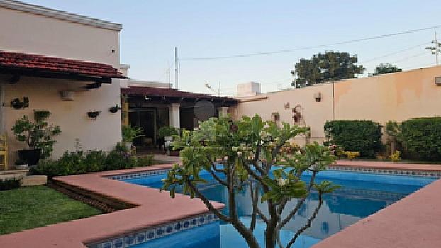 Casa en venta en esquina en Chichi Suárez, Mérida, Yucatán