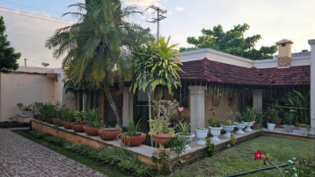 Casa en venta en esquina en Chichi Suárez, Mérida, Yucatán