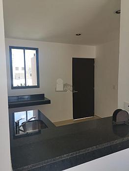Casa 2 Plantas, 3 recamaras, al norte de Merida, excelente, desarrollo con amenidades