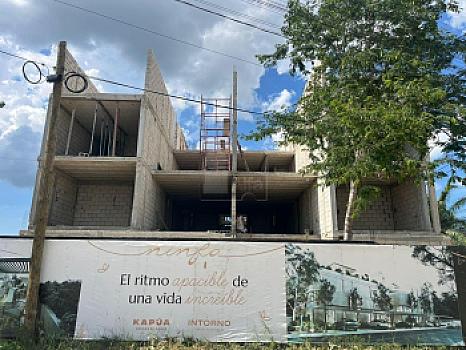 Depto 2 recamaras en Temozon Norte, Mérida, con terraza y piscina privada. PB