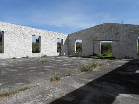 Casa semiterminada de cantera en Venta con 12,700 m2 de terreno en San Javier Tolcayuca, Hidalgo.