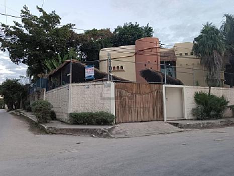 Casa en Venta Av. Colegios SM 309 con 1,500m2 de terreno y 600m2 de construcción