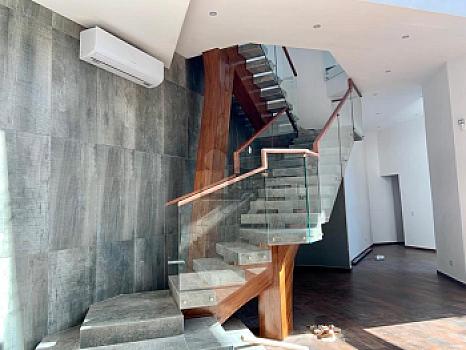 Casa en Venta y/o Renta en Residencial Villa Magna 5recs y 5 baños completos, Cancun QR