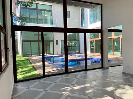 Casa en Venta y/o Renta en Residencial Villa Magna 5recs y 5 baños completos, Cancun QR
