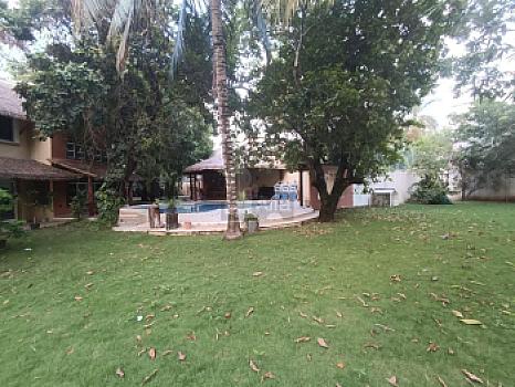 Casa en Venta Av. Colegios SM 309 con 1,500m2 de terreno y 600m2 de construcción