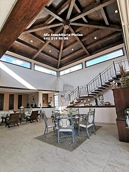 Residencia con Alberca en Balcones de Juriquilla