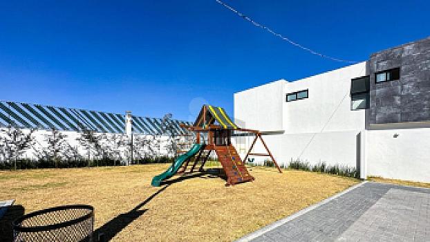 Moderna casa nueva en venta en Metepec con amenidad Externa. 