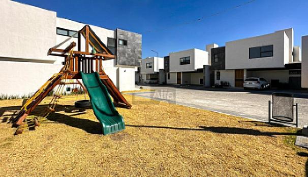 Moderna casa nueva en venta en Metepec con amenidad Externa. 