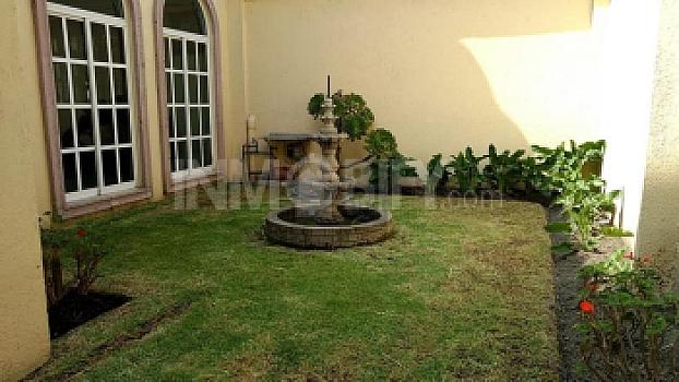 Venta de casa en Metepec,  casa de dos niveles ubicada en Privada