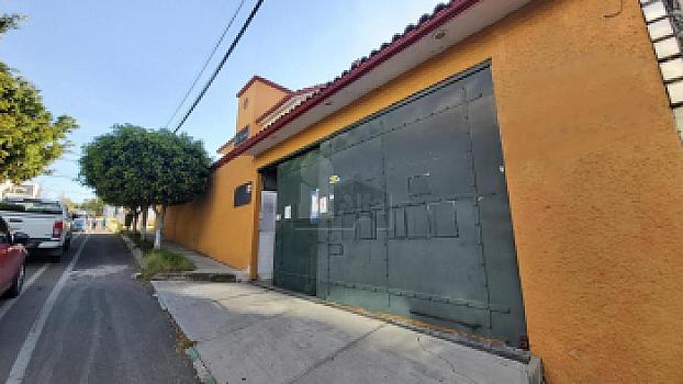 Casa Comercial en Venta en Colinas del Cimatario, en esquina a una cuadra de Televisa, Centro Sur