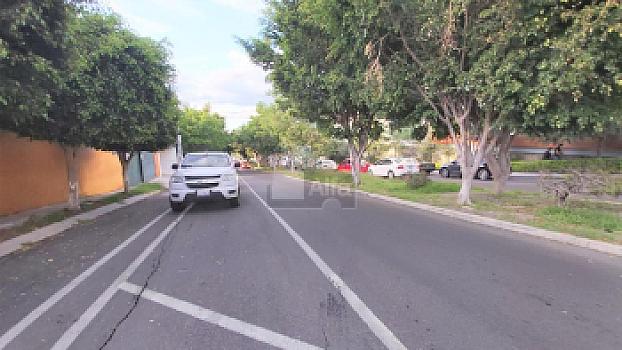 Casa Comercial en Venta en Colinas del Cimatario, en esquina a una cuadra de Televisa, Centro Sur