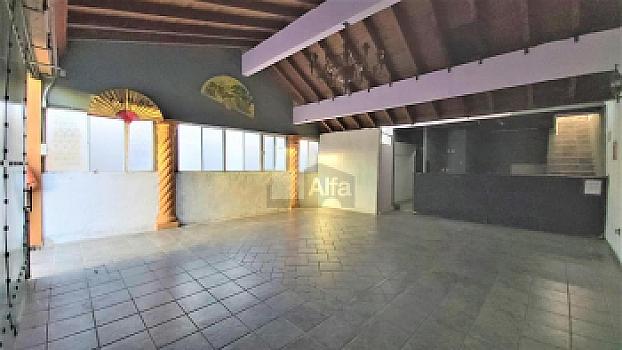 Casa Comercial en Venta en Colinas del Cimatario, en esquina a una cuadra de Televisa, Centro Sur