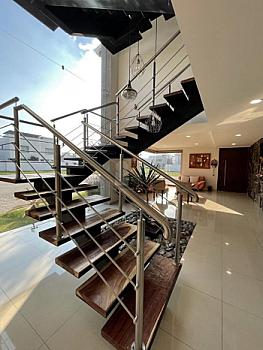 Casa en venta  con escalinata expuesta en Condado del Valle, con fácil acceso a CDMX