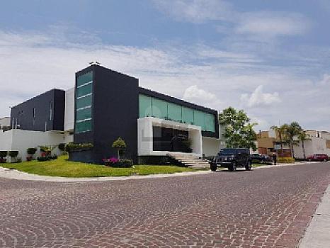 Espectacular casa en Venta en Cumbres del Lago Juriquilla, acabados de Lujo