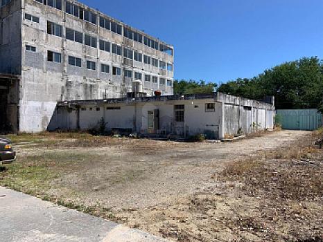 Terreno con construcción en VENTA SMZ 65 Cancun Quintana Roo REHOYADA Av Lopez Portillo y calle 13N