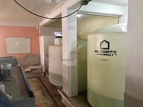 Terreno con construcción en VENTA SMZ 65 Cancun Quintana Roo REHOYADA Av Lopez Portillo y calle 13N