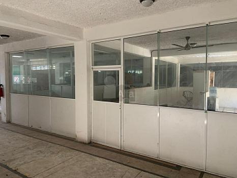 Terreno con construcción en VENTA SMZ 65 Cancun Quintana Roo REHOYADA Av Lopez Portillo y calle 13N