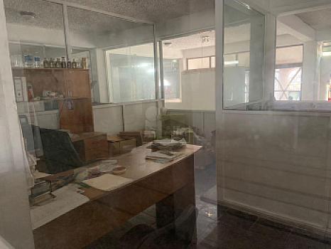 Terreno con construcción en VENTA SMZ 65 Cancun Quintana Roo REHOYADA Av Lopez Portillo y calle 13N