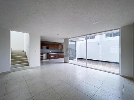 Casa en venta ubicada a 1 cuadra de Av. Tecnológico en Metepec
