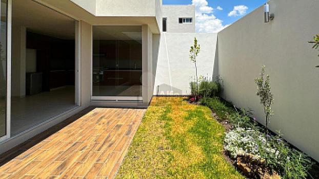 Casa en venta ubicada a 1 cuadra de Av. Tecnológico en Metepec