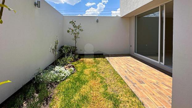 Casa en venta ubicada a 1 cuadra de Av. Tecnológico en Metepec