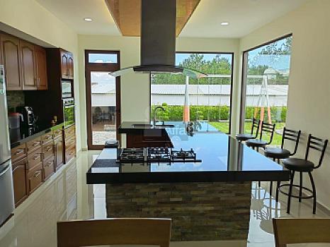 Casa en venta en El Refugio Tlacotepec