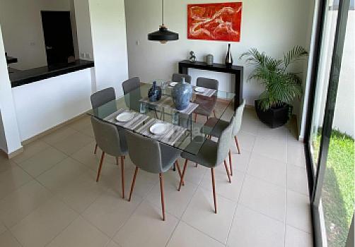 Casa 2 Plantas, 3 recamaras, al norte de Merida, excelente, desarrollo con amenidades