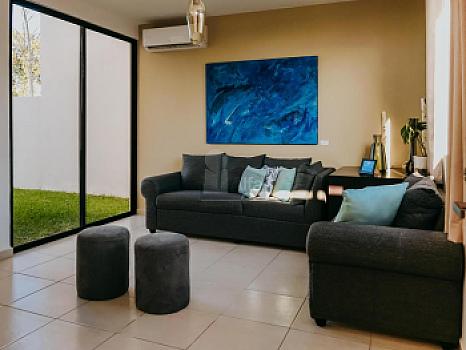 Casa 2 Plantas, 3 recamaras, al norte de Merida, excelente, desarrollo con amenidades