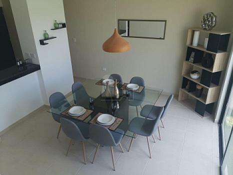 Casa 2 Plantas, 3 recamaras, al norte de Merida, excelente, desarrollo con amenidades
