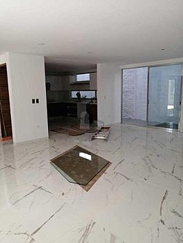 Casa en condominio en venta Fracc. Cerrado en Zona Angelópolis, Puebla.