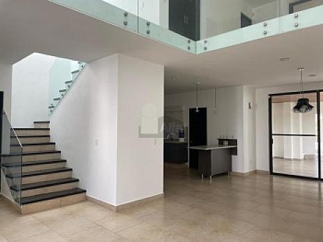 Casa en venta de 4 habitaciones en Cumbres del Lago, Juriquilla, Queretaro