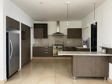 Casa en venta de 4 habitaciones en Cumbres del Lago, Juriquilla, Queretaro