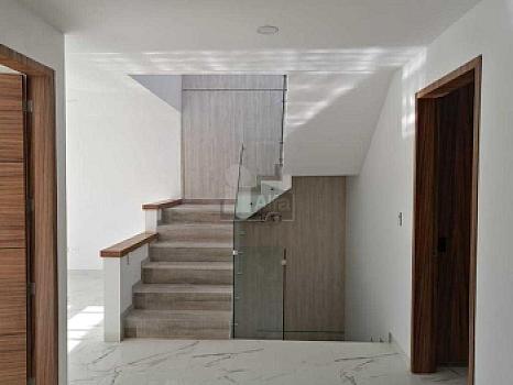 Casa en condominio en venta Fracc. Cerrado en Zona Angelópolis, Puebla.