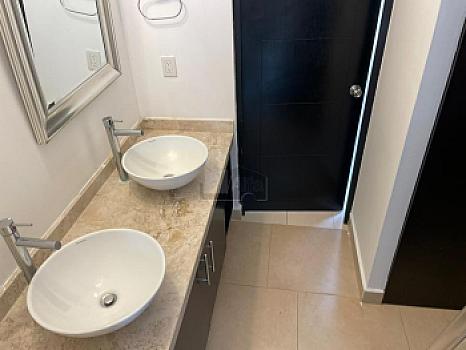 Casa en venta de 4 habitaciones en Cumbres del Lago, Juriquilla, Queretaro