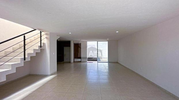 Casa en venta con habitación en planta baja a 2min de  Av. Tecnológico