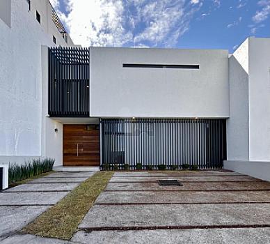 Casa en venta o renta con las recámaras más amplias de Zibatá.