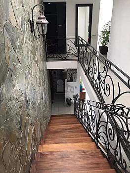 Detached house for sale with luxury finishes and panoramic view from its roof garden