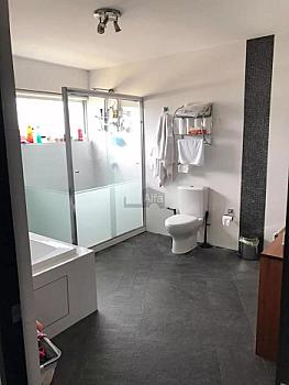 Detached house for sale with luxury finishes and panoramic view from its roof garden