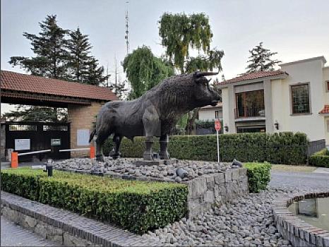 Residencia de Lujo en Residencial Zamarrero, Zinacantepec | 604 m² de Terreno | Lago, Seguridad 24/7