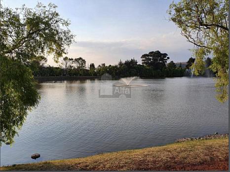 Residencia de Lujo en Residencial Zamarrero, Zinacantepec | 604 m² de Terreno | Lago, Seguridad 24/7