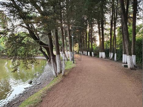 Residencia de Lujo en Residencial Zamarrero, Zinacantepec | 604 m² de Terreno | Lago, Seguridad 24/7