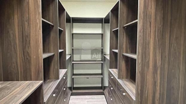 Casa en venta con amplio sótano y 4 recámaras en Lomas de Juriquilla