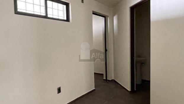 Casa en venta con amplio sótano y 4 recámaras en Lomas de Juriquilla
