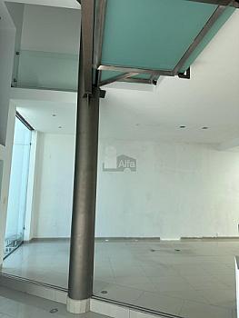 Casa en Renta para Oficinas o Negocio en Jardines del Moral, LEON, GTO. sobre Av León e Insurgentes