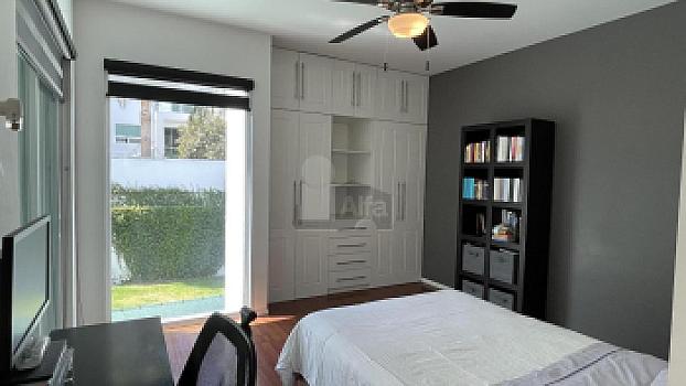 Casa en venta con jardín de más de 80 metros en Cumbres del Lago Juriquilla
